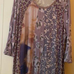 EUC Lori Goldstein Top 2x